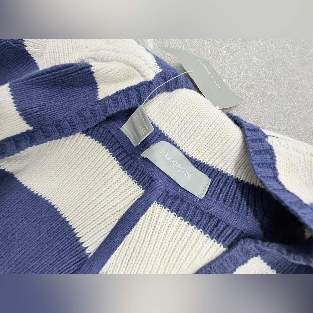 Liz Claiborne size L Blue and White Knit Top